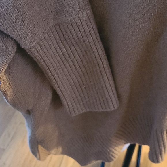 Sweater - Picture 3 of 5